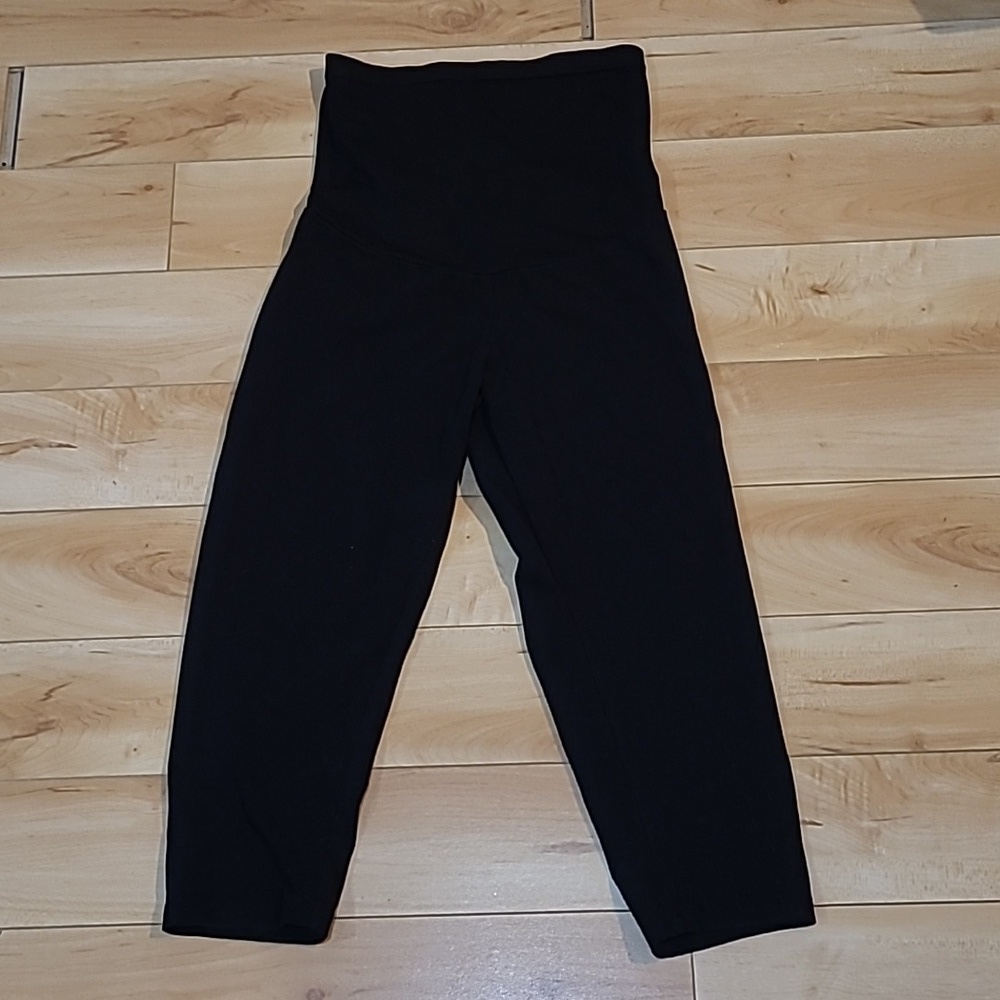 Motherhood maternity women's medium black capris